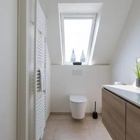 Ruime, Luxe Duplex Penthouse Met 3 Slaapkamer * Ostende