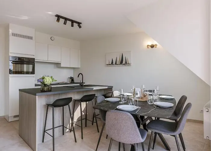 Апартаменти Ruime, Luxe Duplex Penthouse Met 3 Slaapkamer *